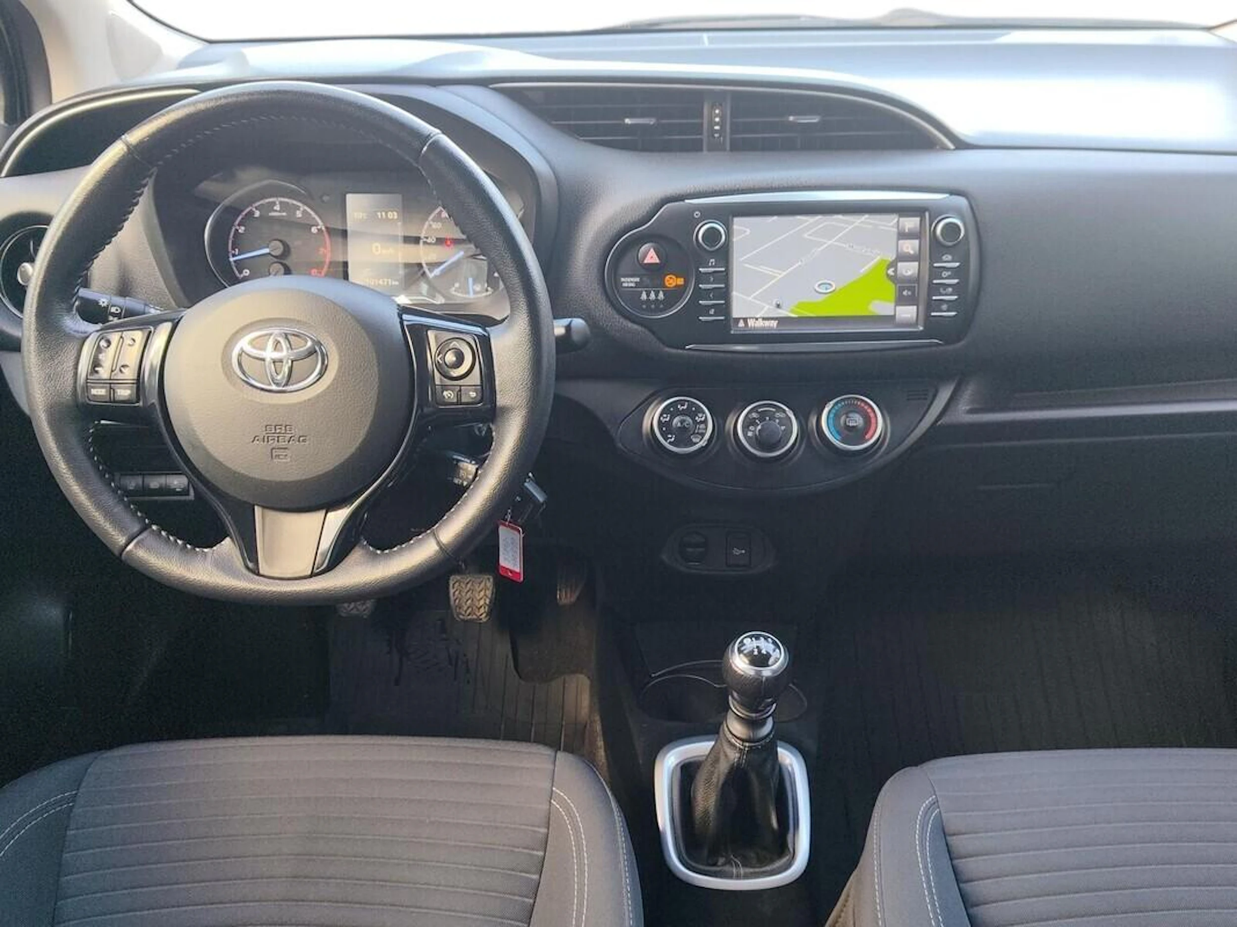 ruskea Toyota Yaris 2019 kuva 12.