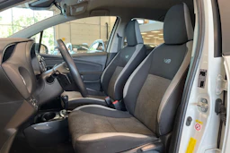 Valkoinen Toyota Yaris 2019 kuva 11.