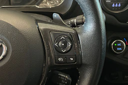 Valkoinen Toyota Yaris 2019 kuva 14.