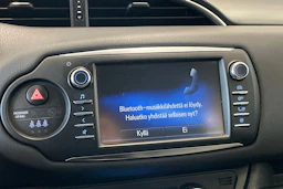 Valkoinen Toyota Yaris 2019 kuva 17.