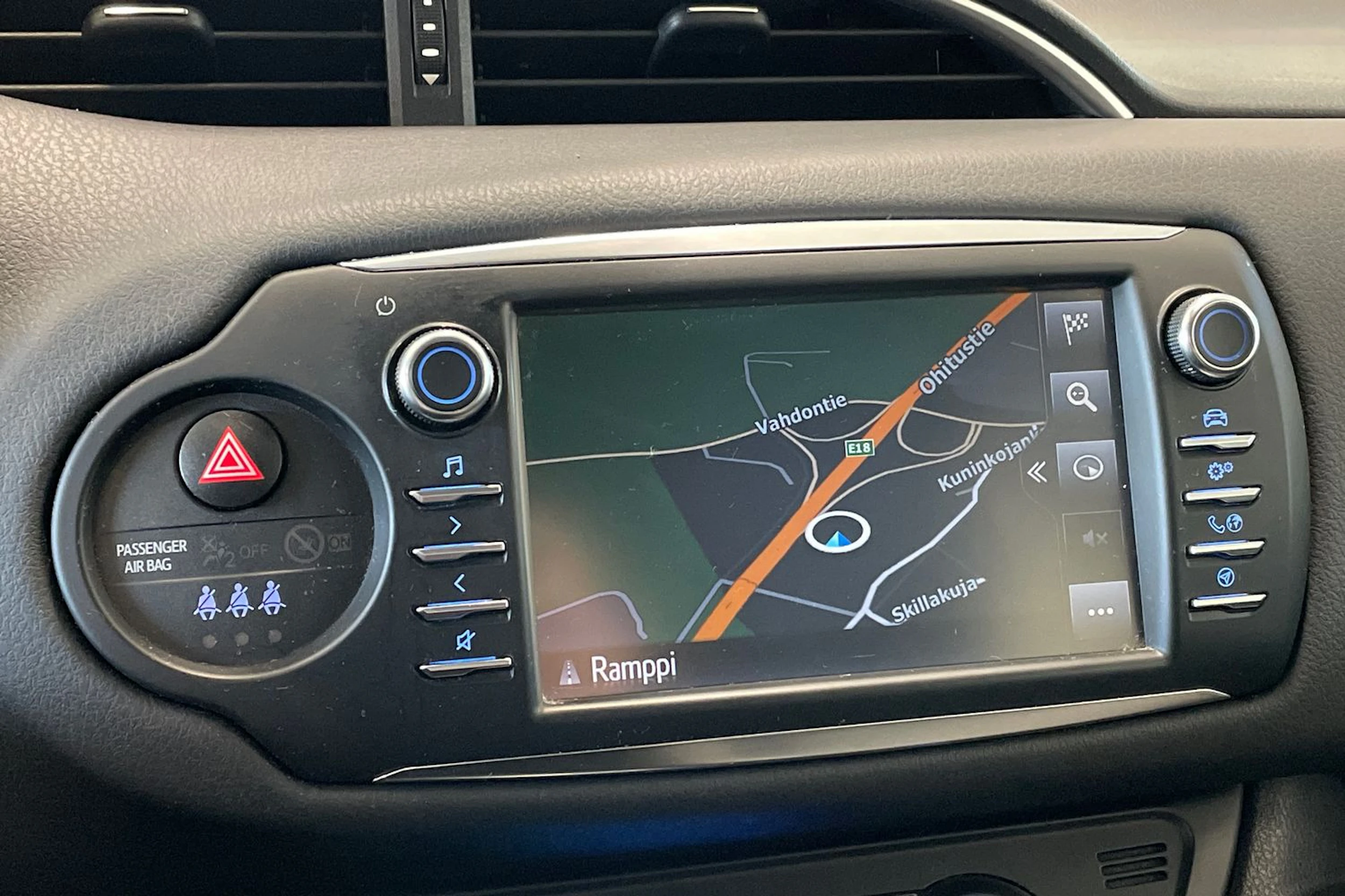 Valkoinen Toyota Yaris 2019 kuva 18.