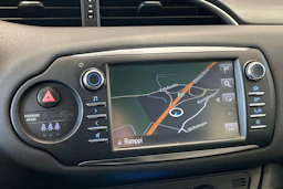 Valkoinen Toyota Yaris 2019 kuva 18.