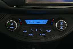 Valkoinen Toyota Yaris 2019 kuva 20.