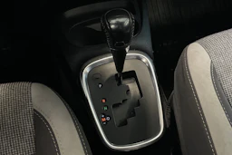 Valkoinen Toyota Yaris 2019 kuva 21.