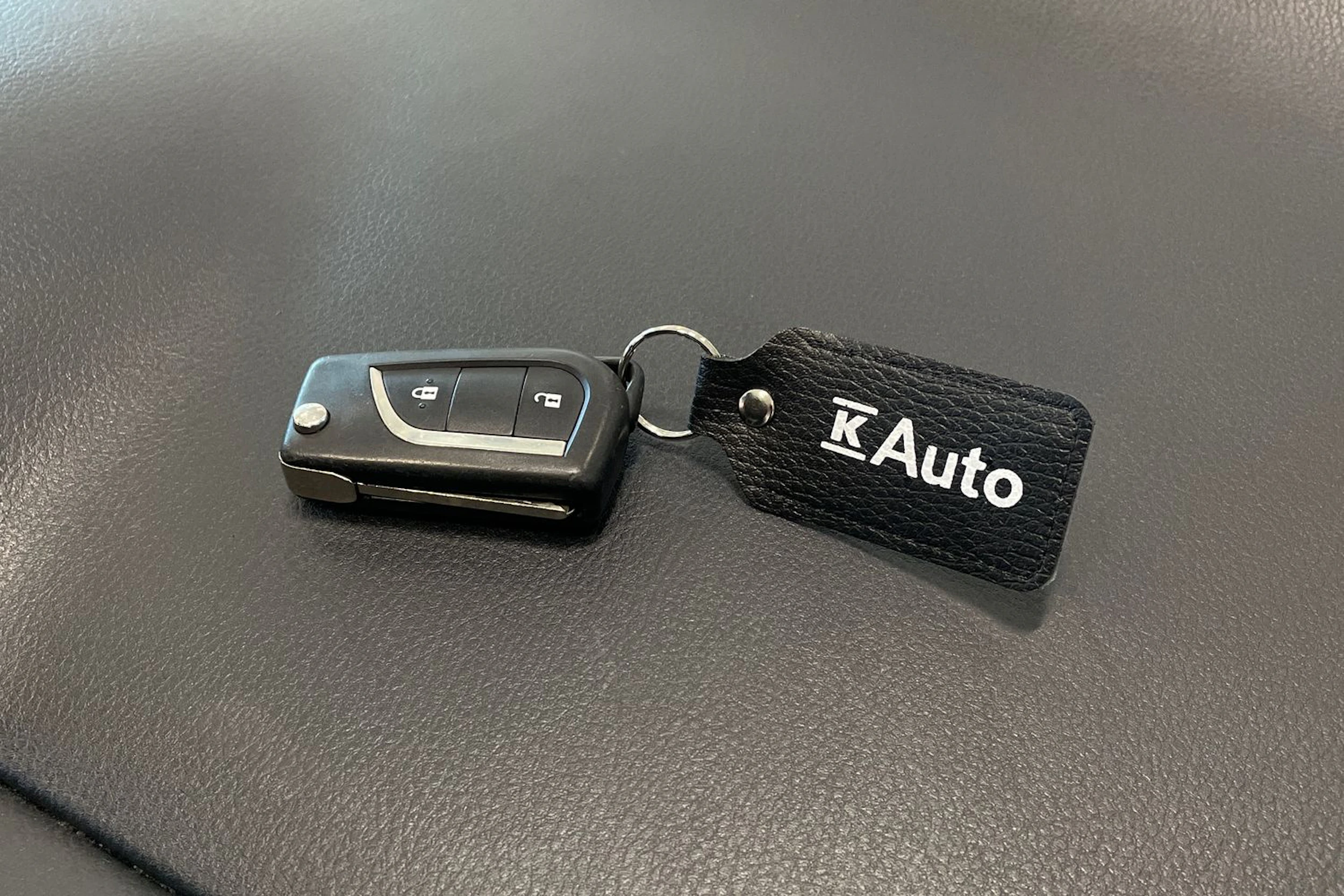 Valkoinen Toyota Yaris 2019 kuva 28.