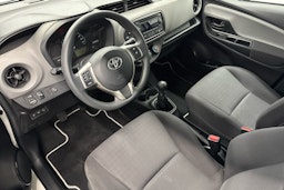 valkoinen Toyota Yaris 2019 kuva 6.