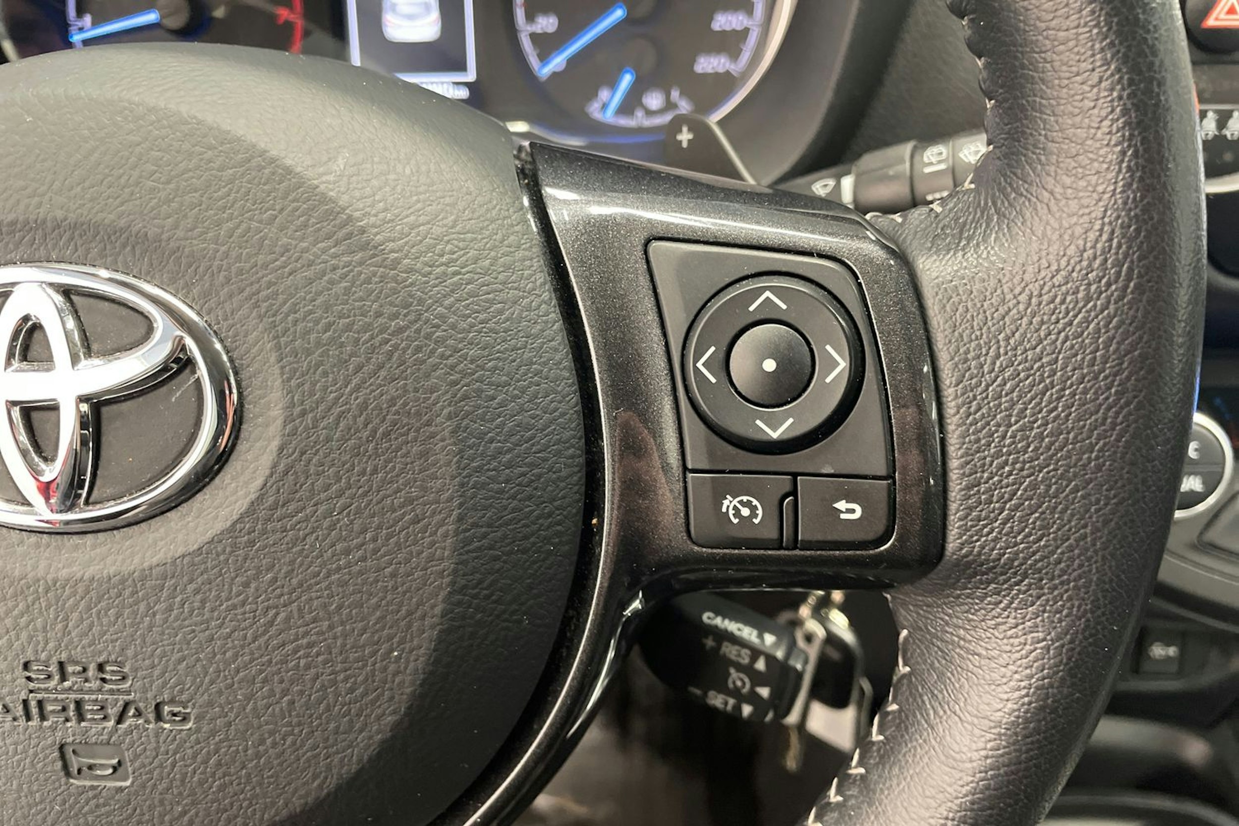 Punainen Toyota Yaris 2019 kuva 16.
