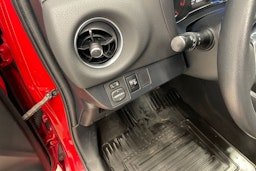 Punainen Toyota Yaris 2019 kuva 20.