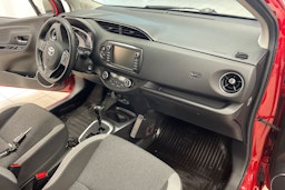 Punainen Toyota Yaris 2019 kuva 26.