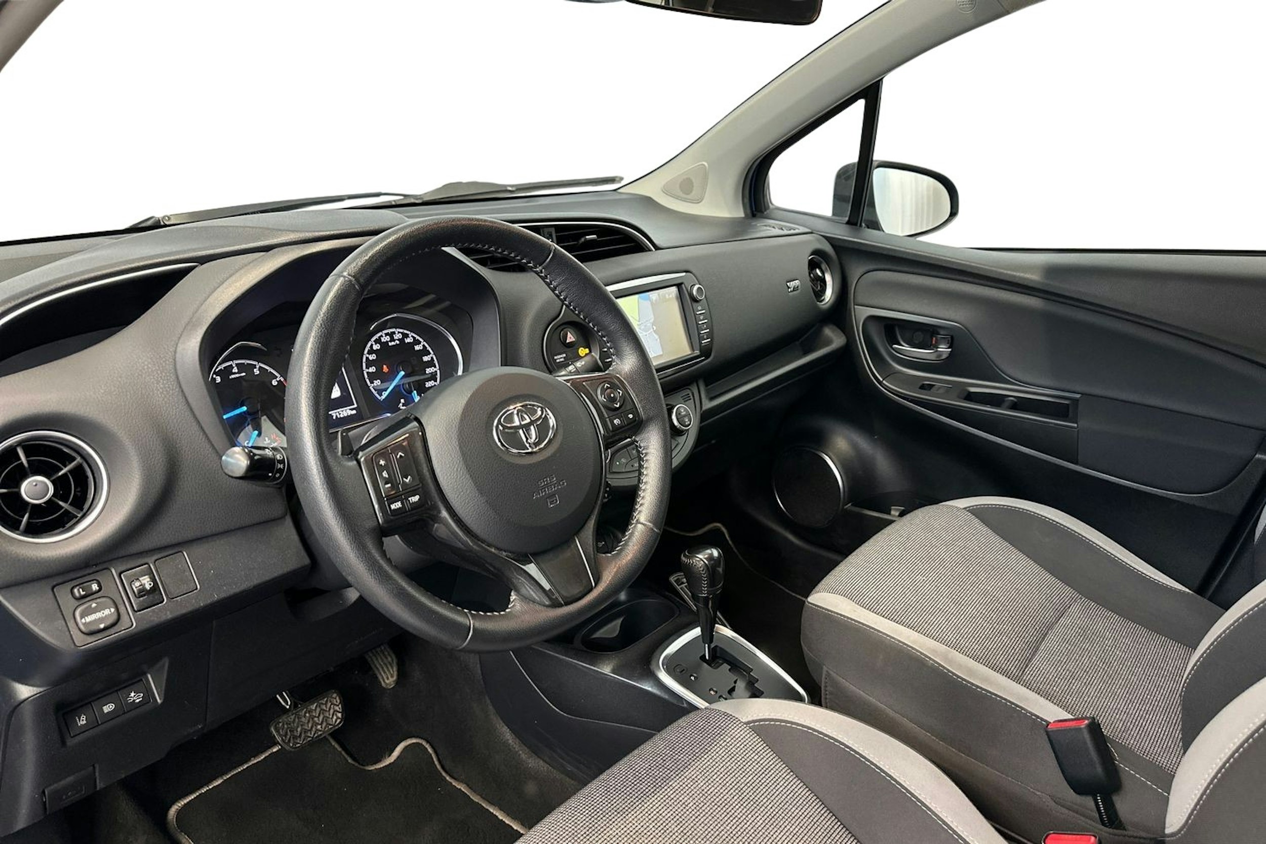 sininen Toyota Yaris 2019 kuva 7.