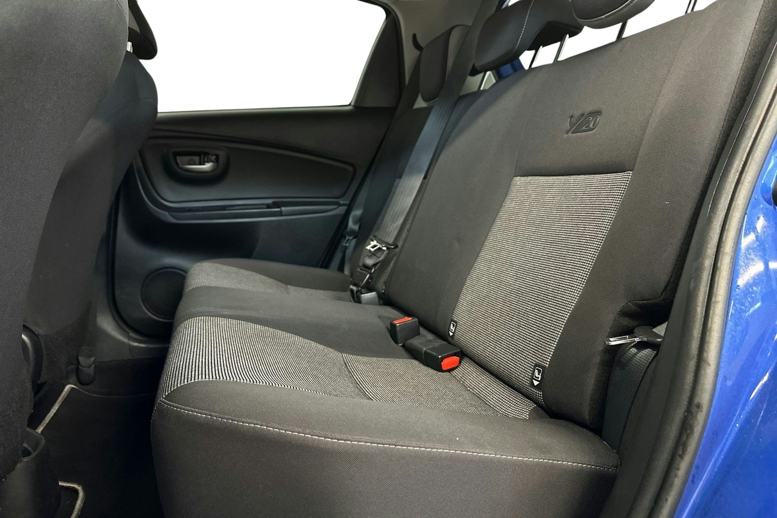 sininen Toyota Yaris 2019 kuva 10.