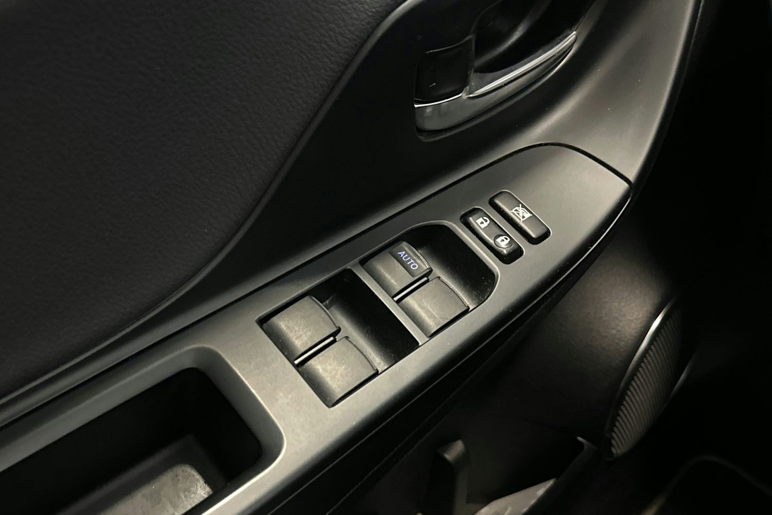 sininen Toyota Yaris 2019 kuva 15.
