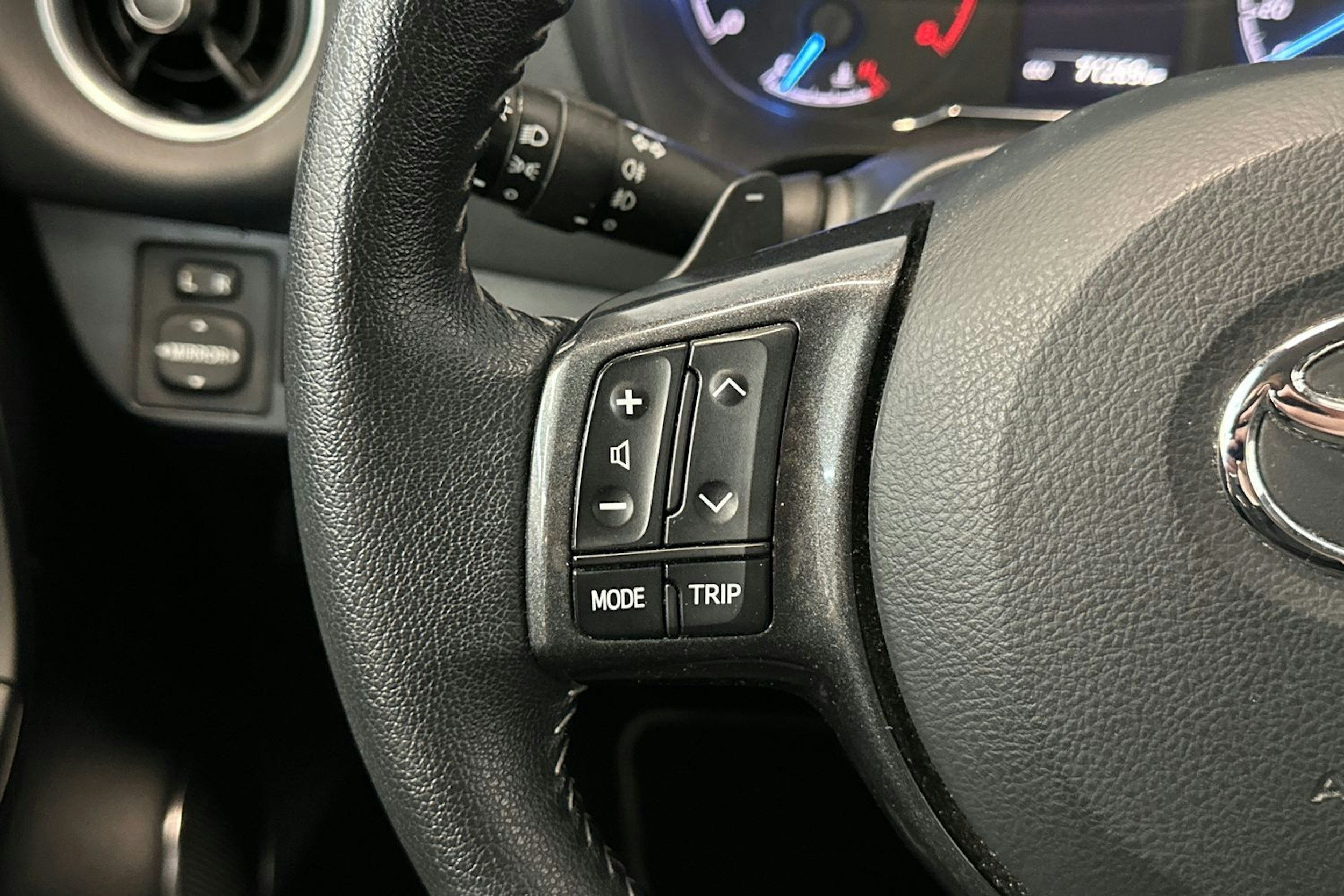 sininen Toyota Yaris 2019 kuva 18.