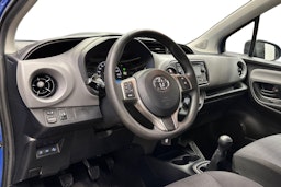 sininen Toyota Yaris 2019 kuva 7.