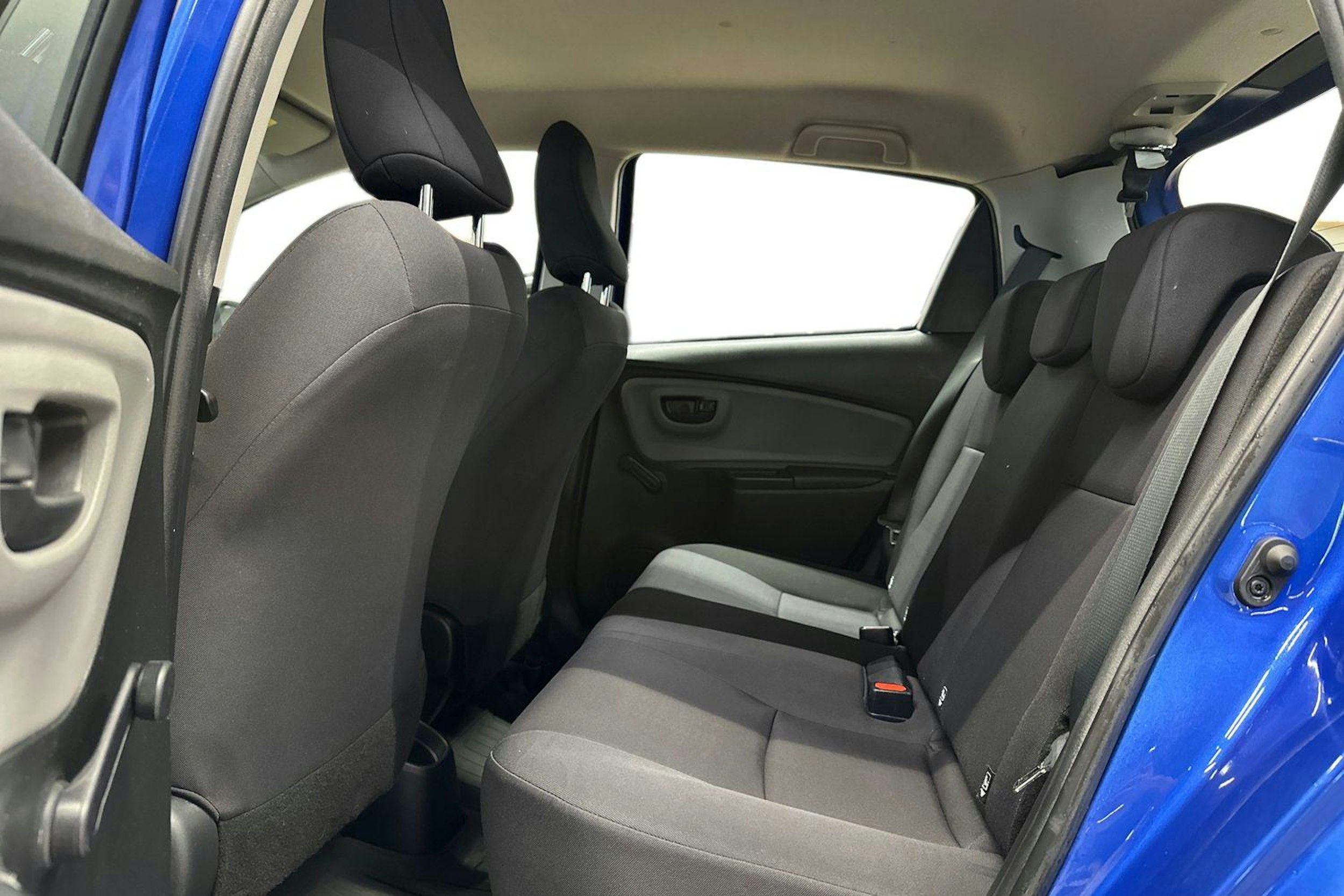 sininen Toyota Yaris 2019 kuva 10.