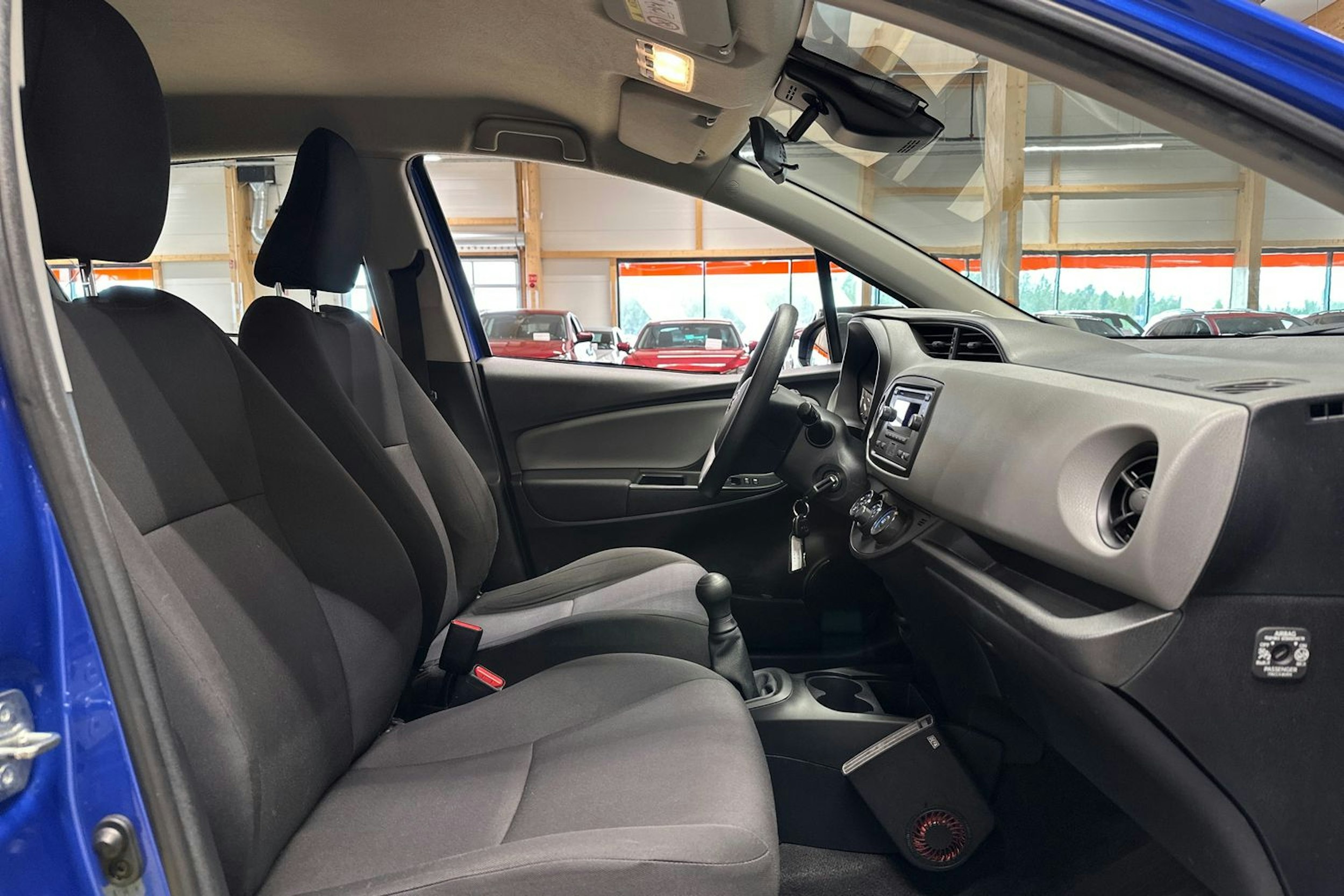 sininen Toyota Yaris 2019 kuva 15.