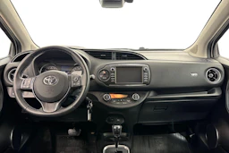 valkoinen Toyota Yaris 2019 kuva 9.