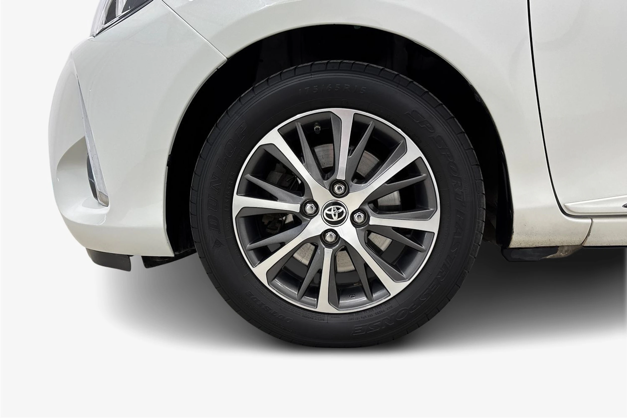 valkoinen Toyota Yaris 2019 kuva 12.