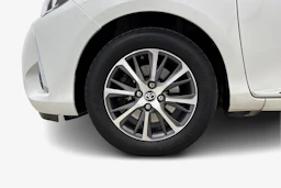 valkoinen Toyota Yaris 2019 kuva 12.