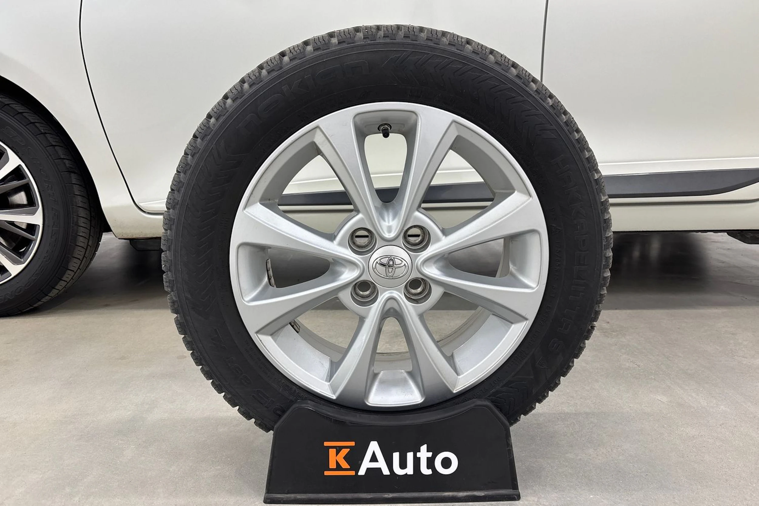 valkoinen Toyota Yaris 2019 kuva 13.