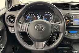 valkoinen Toyota Yaris 2019 kuva 16.