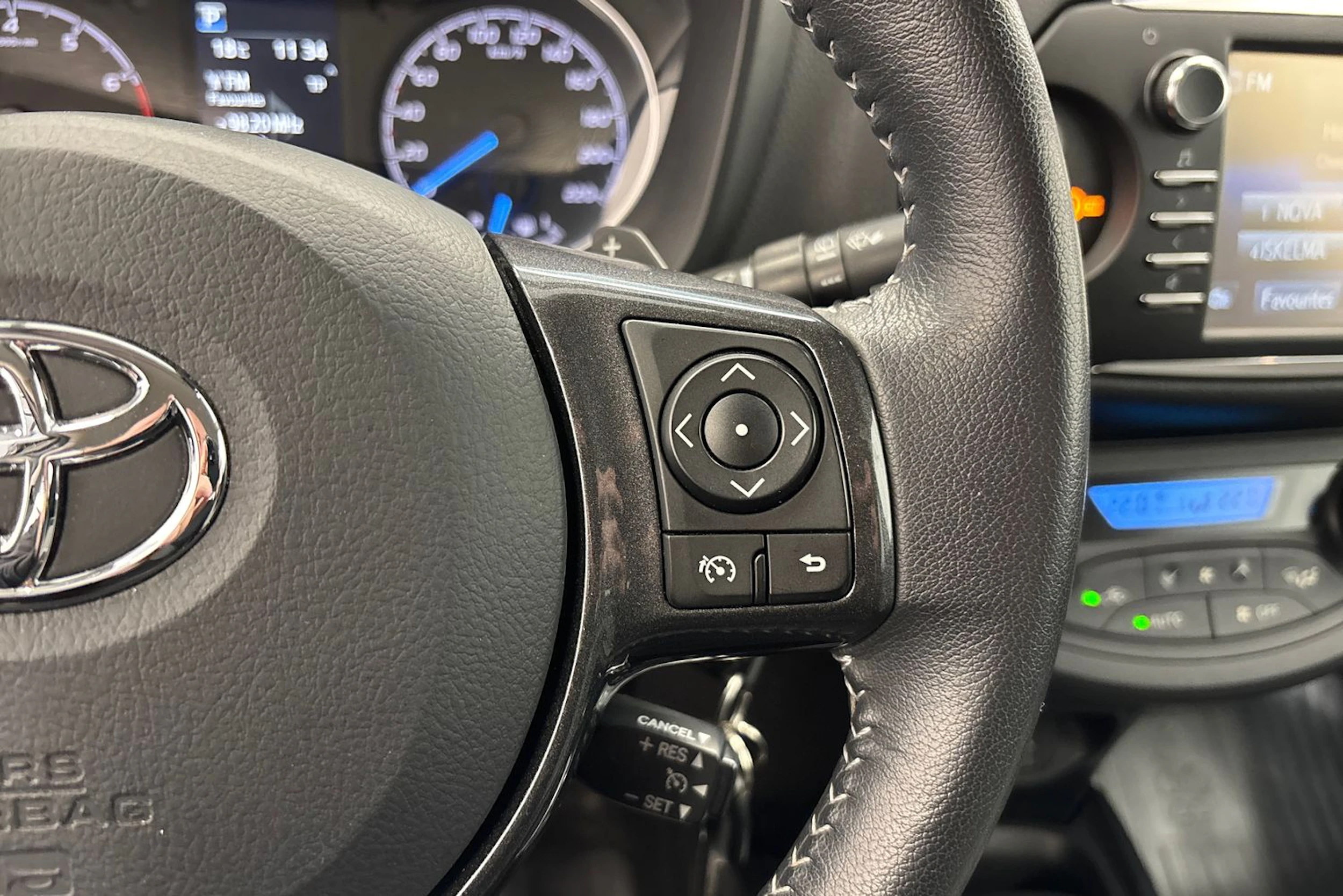 valkoinen Toyota Yaris 2019 kuva 18.