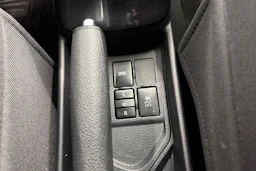 valkoinen Toyota Yaris 2019 kuva 20.