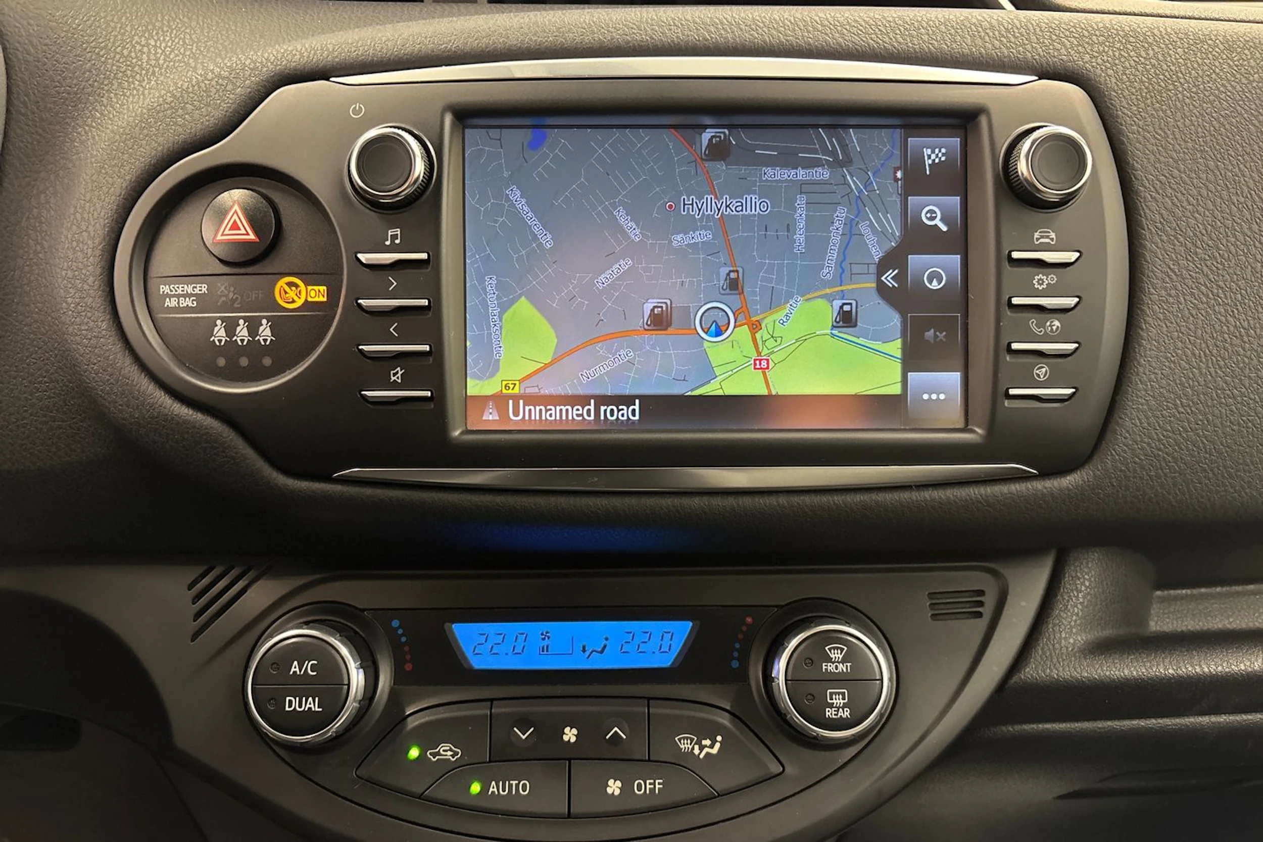 valkoinen Toyota Yaris 2019 kuva 24.