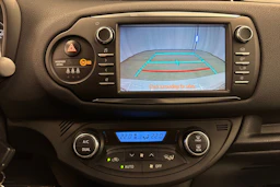 valkoinen Toyota Yaris 2019 kuva 25.