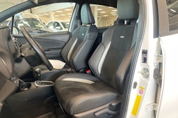 valkoinen Toyota Yaris 2019 kuva 11.