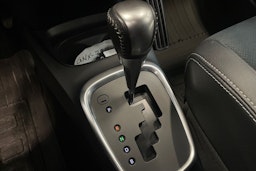 valkoinen Toyota Yaris 2019 kuva 25.