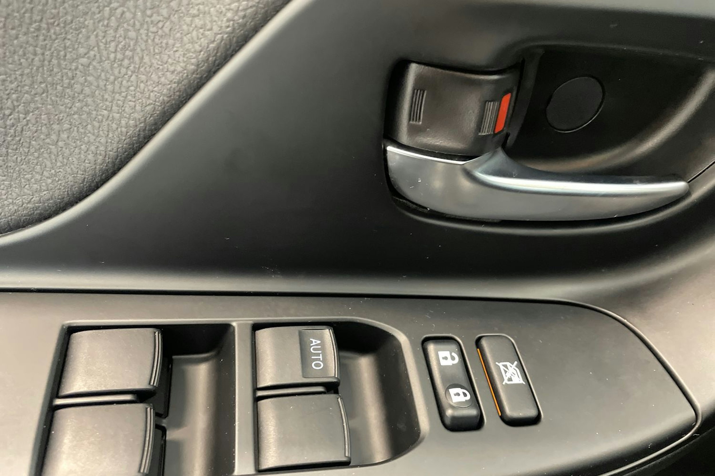 valkoinen Toyota Yaris 2019 kuva 28.
