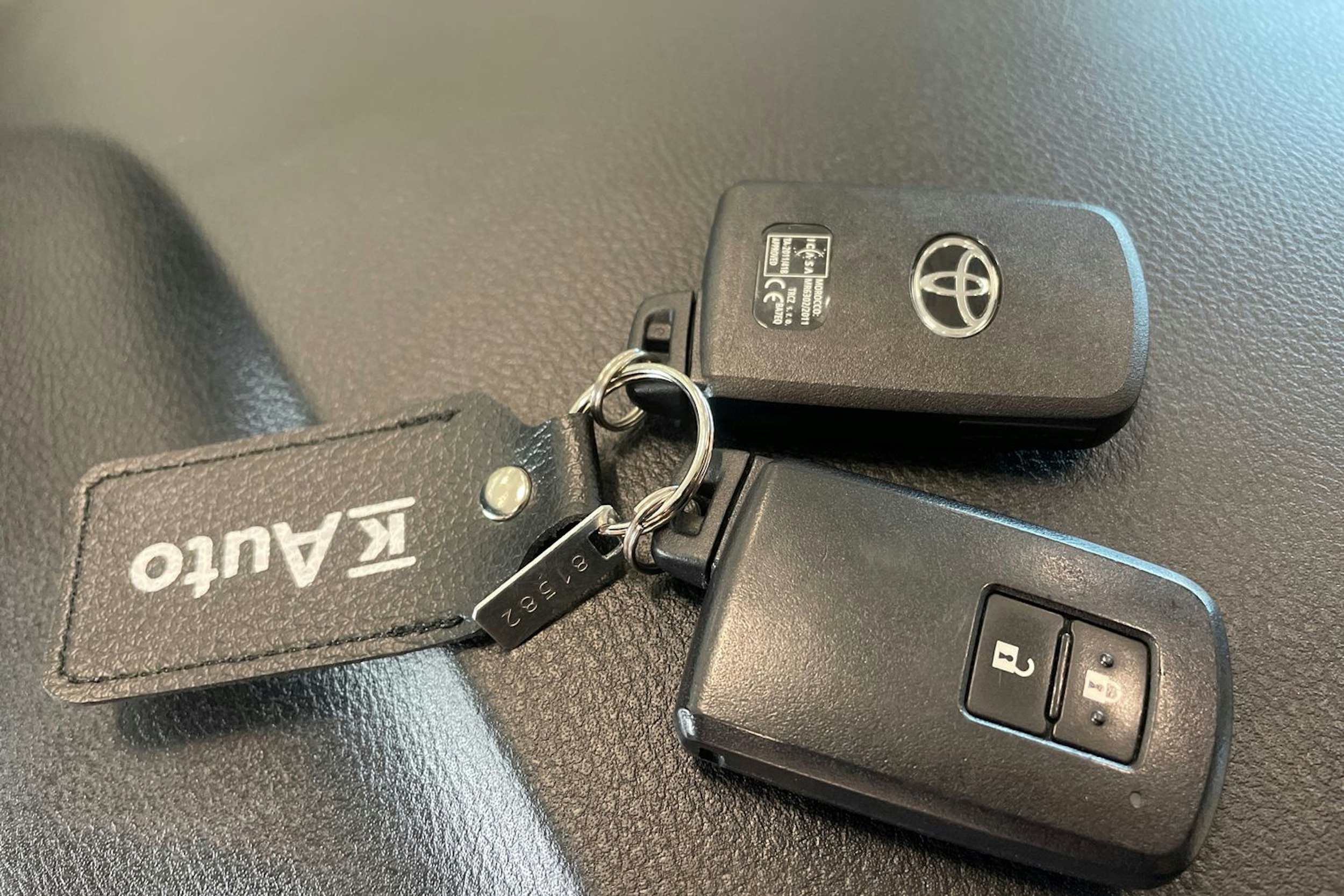 valkoinen Toyota Yaris 2019 kuva 31.
