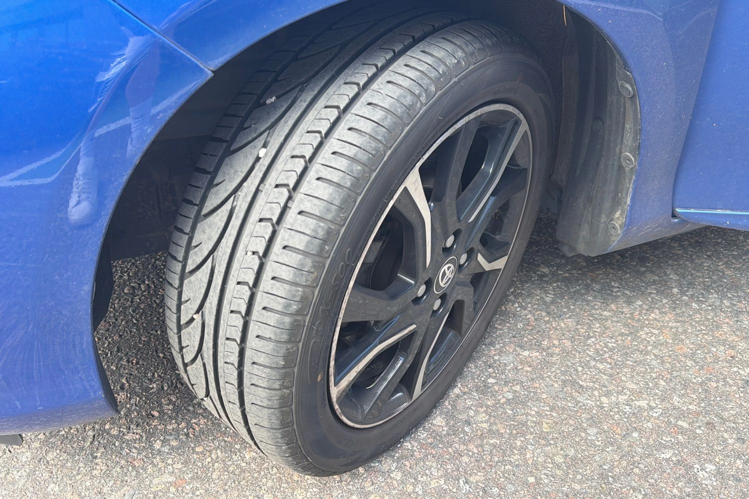 sininen Toyota Yaris 2019 kuva 9.