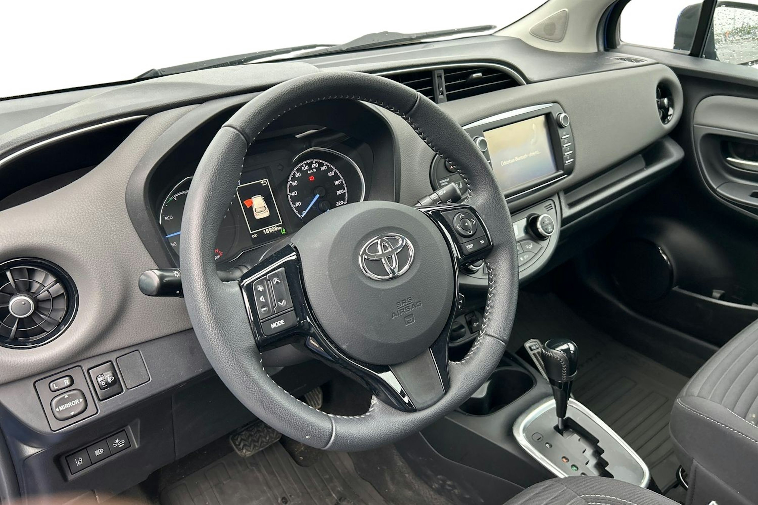 sininen Toyota Yaris 2019 kuva 3.