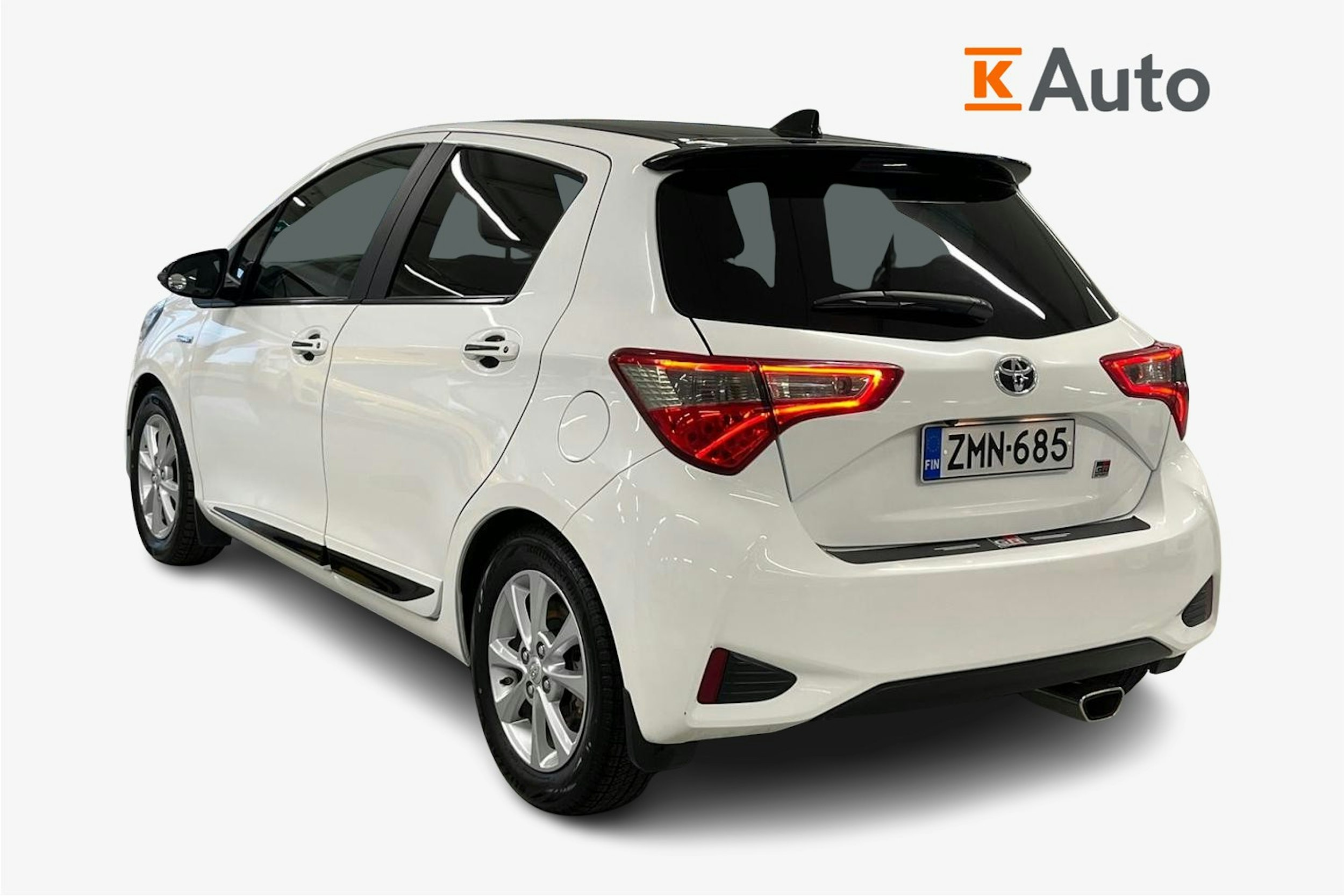 valkoinen Toyota Yaris 2019 kuva 2.