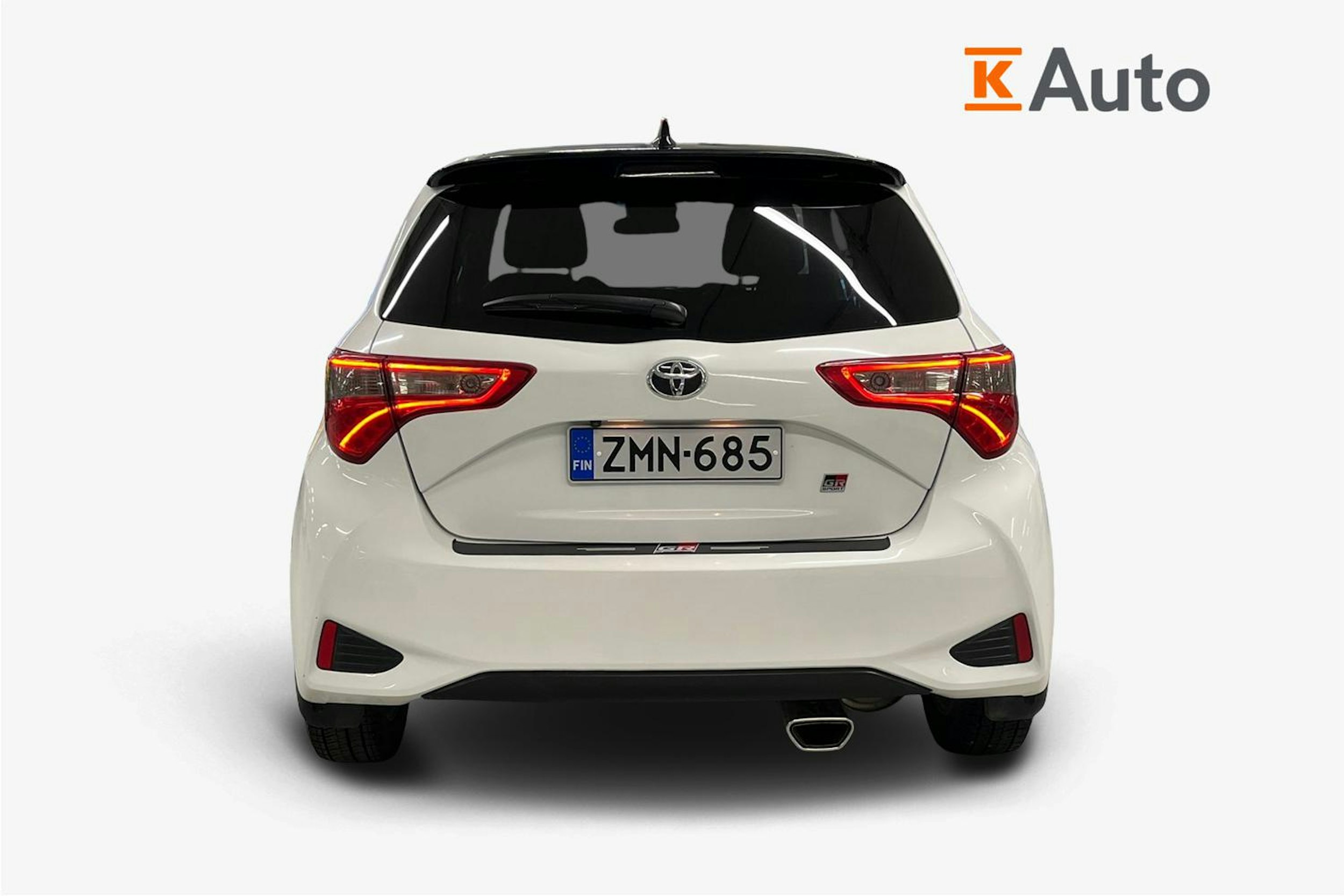 valkoinen Toyota Yaris 2019 kuva 3.