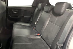 valkoinen Toyota Yaris 2019 kuva 10.