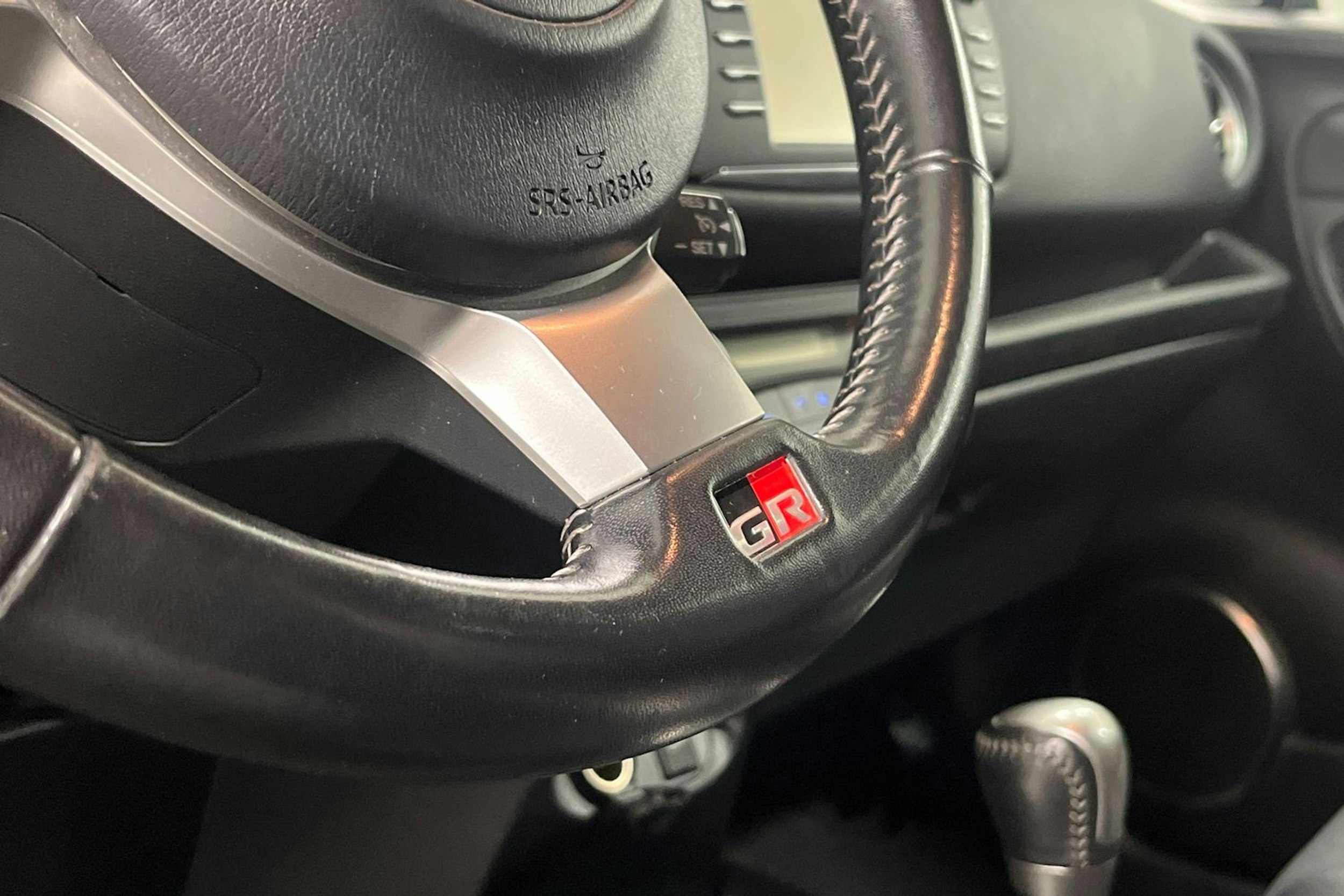 valkoinen Toyota Yaris 2019 kuva 16.