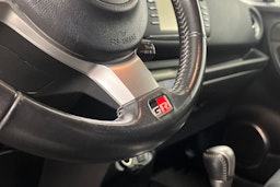 valkoinen Toyota Yaris 2019 kuva 16.