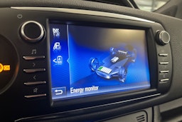 valkoinen Toyota Yaris 2019 kuva 24.