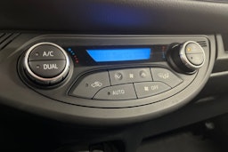 valkoinen Toyota Yaris 2019 kuva 25.