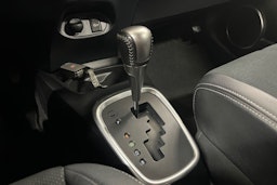 valkoinen Toyota Yaris 2019 kuva 26.