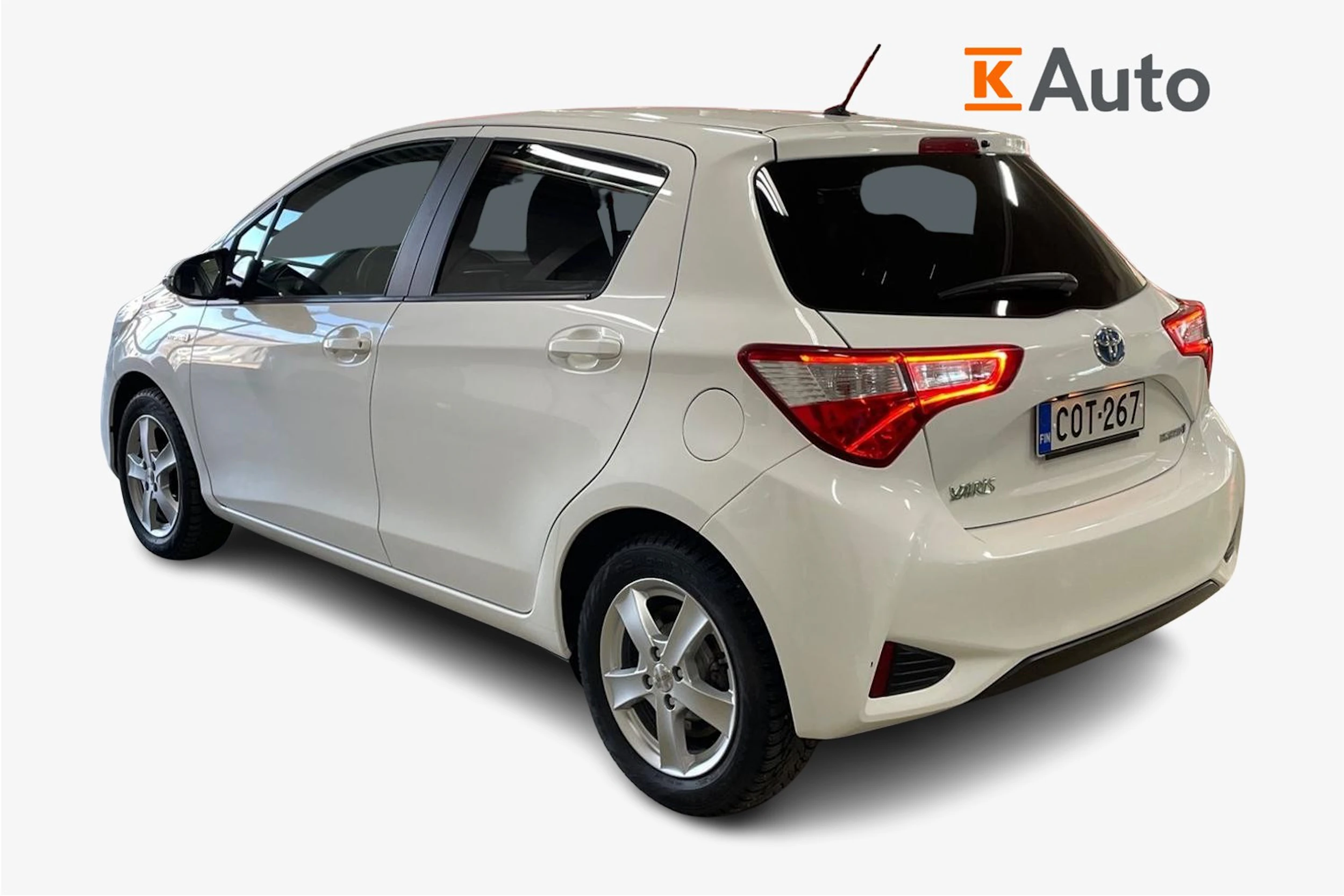 Valkoinen Toyota Yaris 2020 kuva 3.