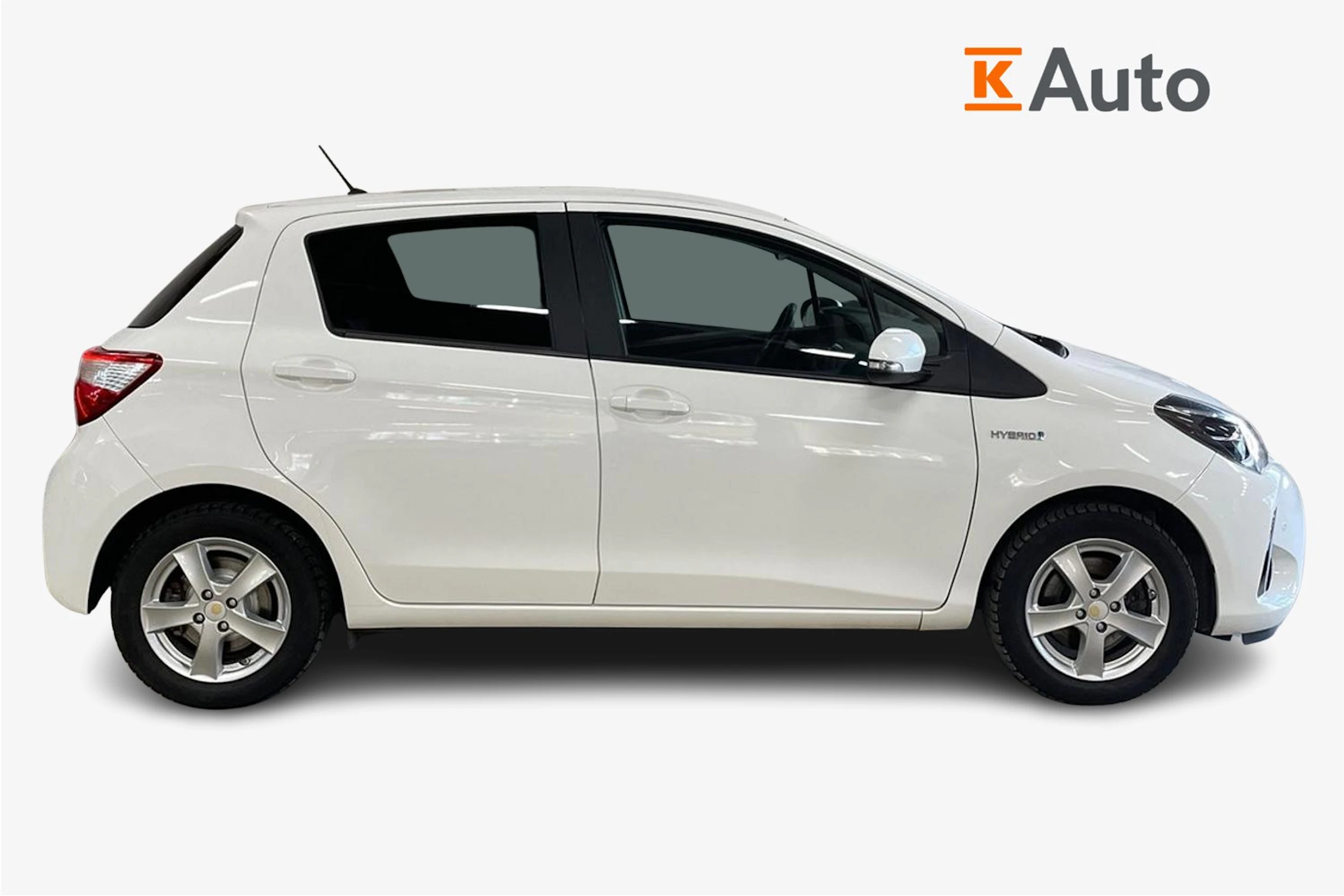 Valkoinen Toyota Yaris 2020 kuva 7.