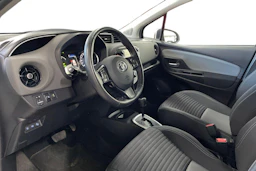 Valkoinen Toyota Yaris 2020 kuva 8.