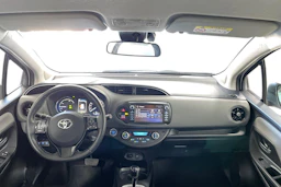 Valkoinen Toyota Yaris 2020 kuva 9.