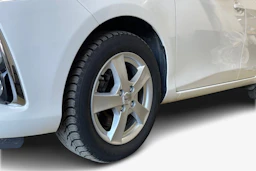 Valkoinen Toyota Yaris 2020 kuva 12.