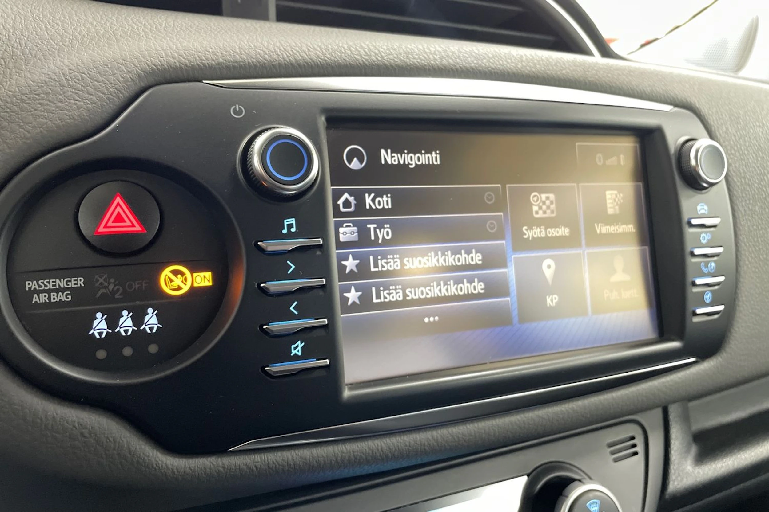 Valkoinen Toyota Yaris 2020 kuva 15.