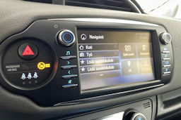 Valkoinen Toyota Yaris 2020 kuva 15.